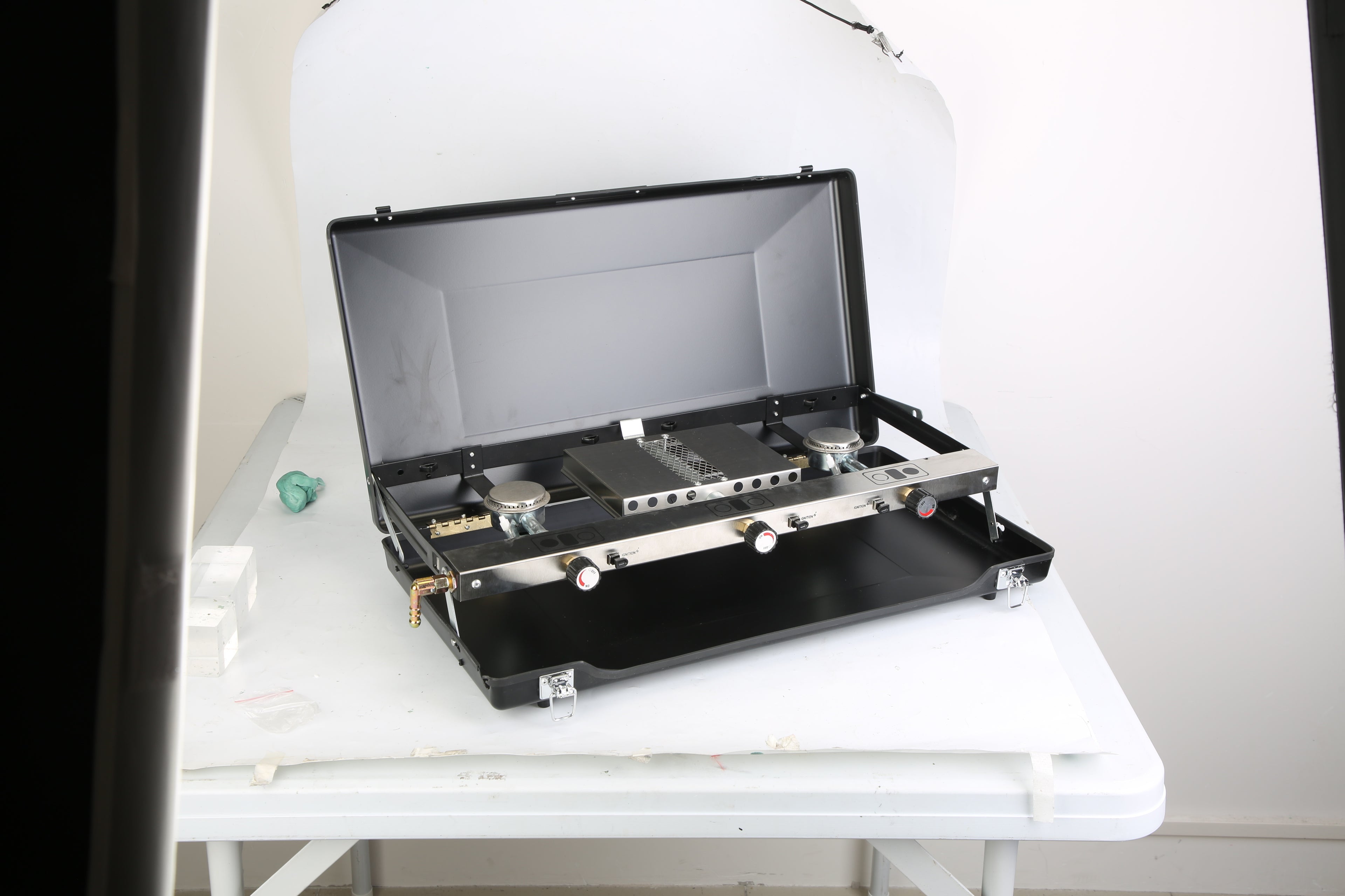 3 Burner Camping Stove 20000 BTU Portable Foldable Propane Stove With Toast Tray Windshield Portable Handle Outdoor Cooking Gas Stove For RV Camping BBQ Picnic