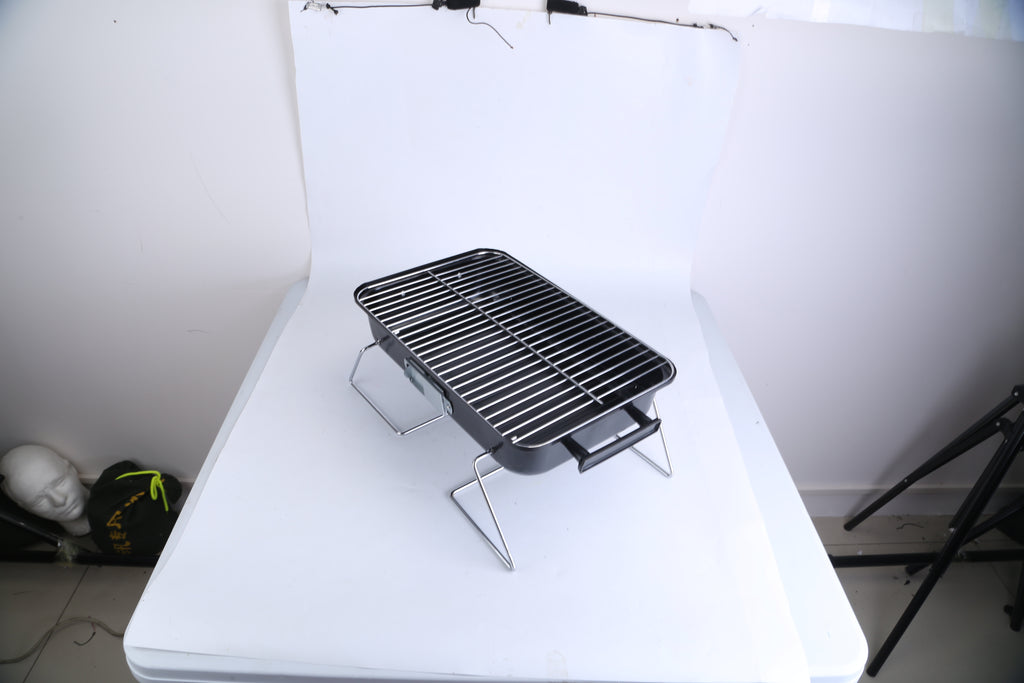 Portable Charcoal Grill Outdoor Tabletop Grill Small Barbecue Smoker Folding BBQ Grill With Lid For Camping Picnics Beach